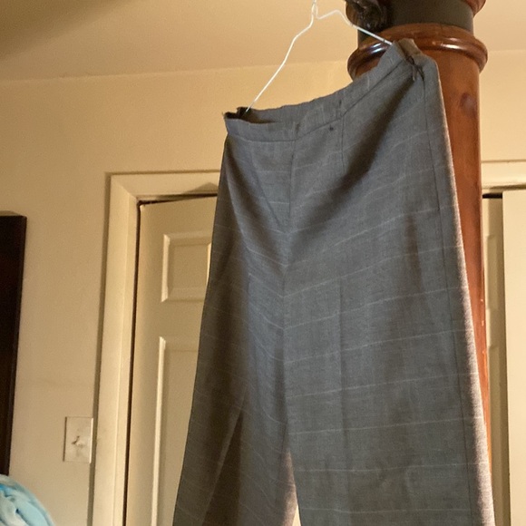 2piece pant suit like a grey tweed lined big buttons wide collar - Picture 5 of 8